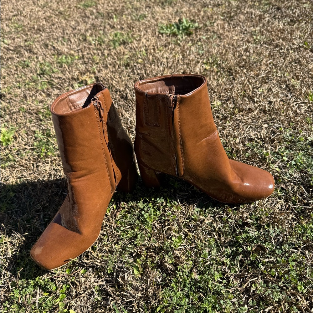 Sugar Brown Ankle. 3” Heels Boots Size 6M Zipper Closure Block Heels